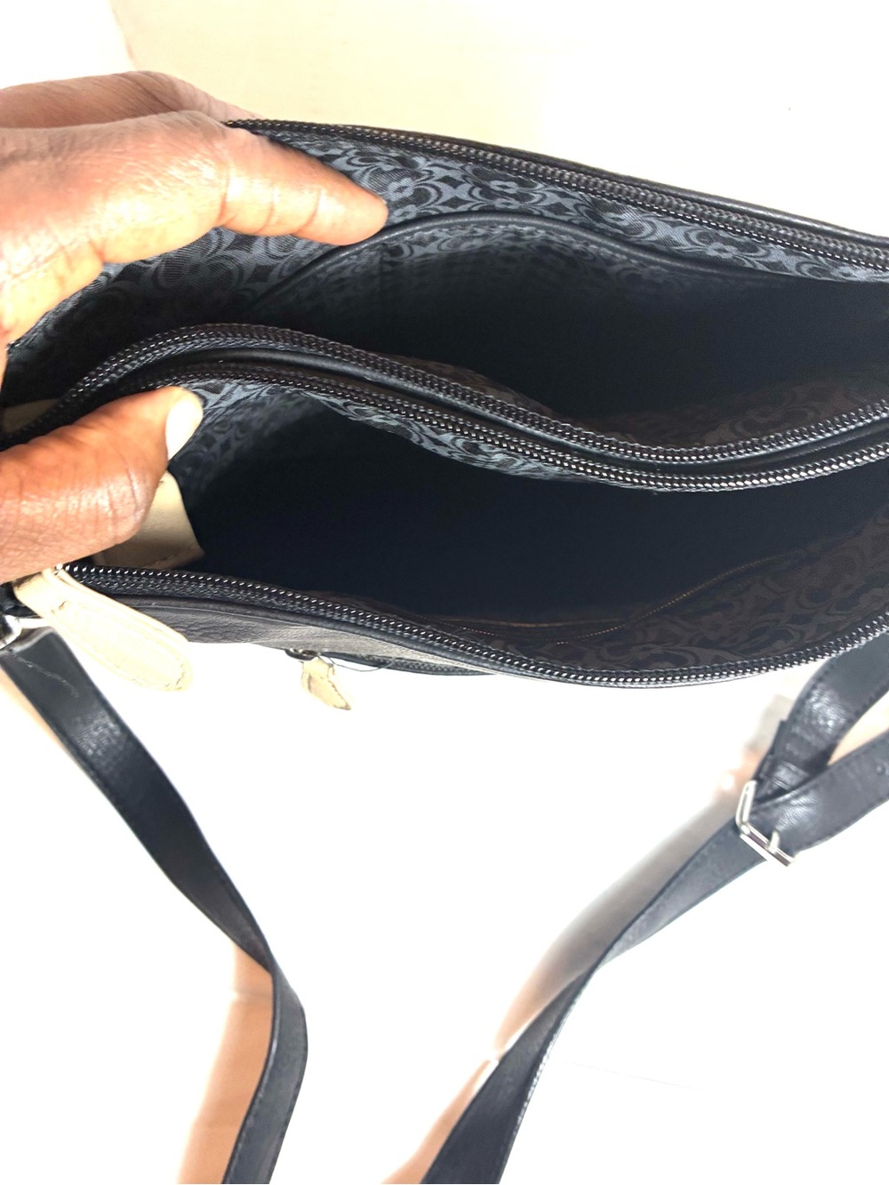 Charming Charlie Black Faux Leather Small Crossbody Bag Adjustable Strap - Picture 10 of 15